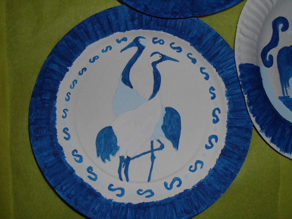 Crane blue willow paper plate painting arts and crafts for kids.