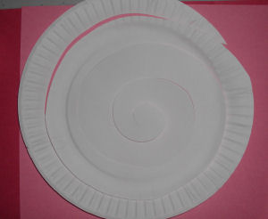using a paper plate and construction paper a heart mobile